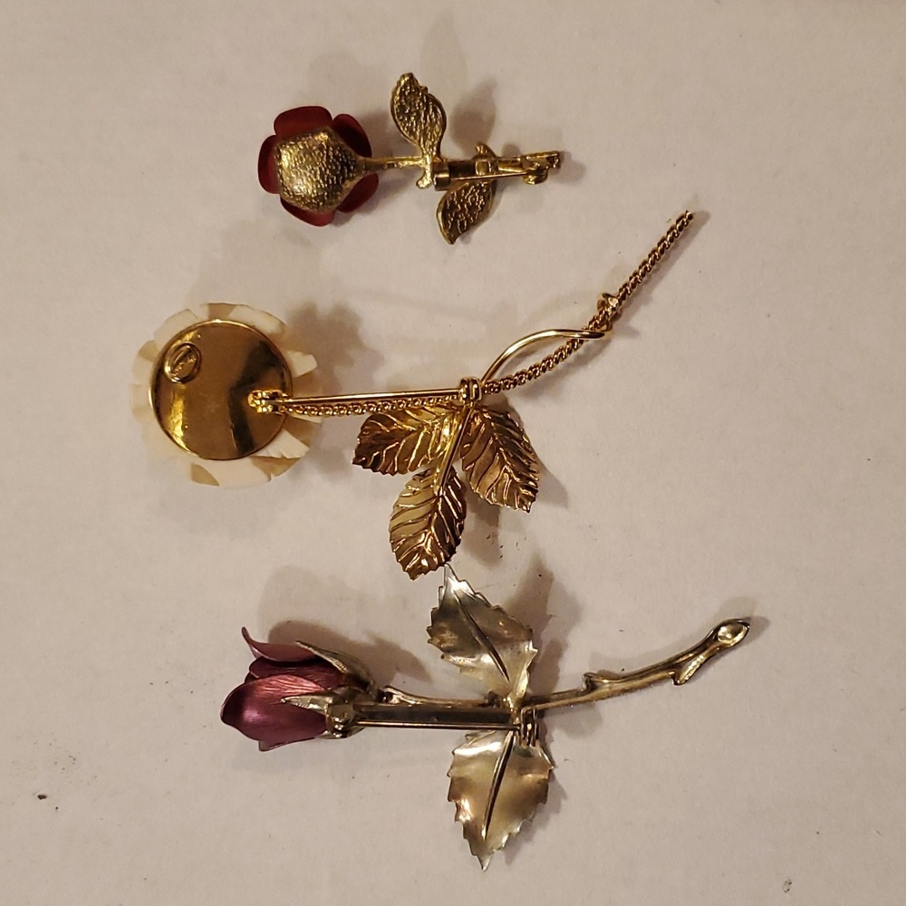 Beautiful Brooch Set - Picture 2 of 2